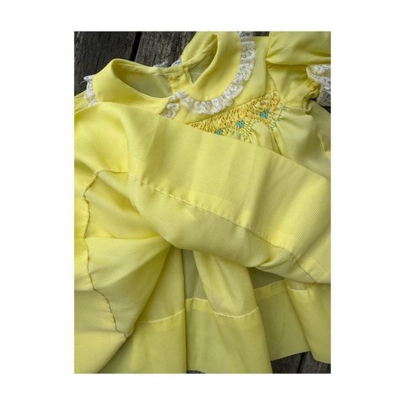 Vintage | 50s Yellow Party Dress Smocked Peter Pan Collar Puff Sleeve Lace Trim - Picture 5 of 8